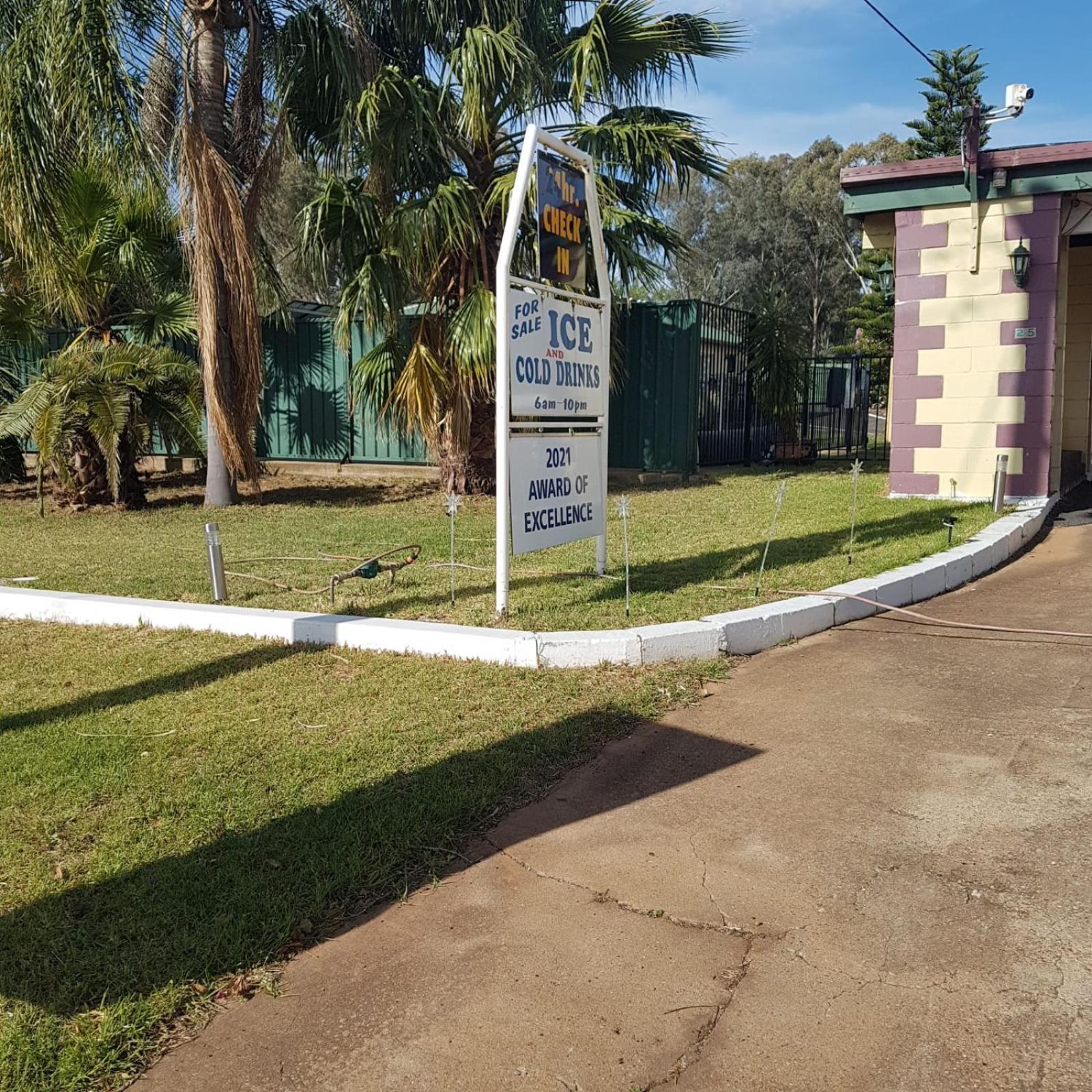 Golden Peak Motel Peakhill Peak Hill Ngoại thất bức ảnh