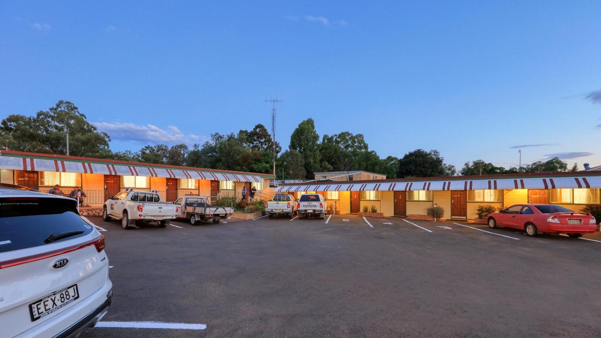 Golden Peak Motel Peakhill Peak Hill Ngoại thất bức ảnh
