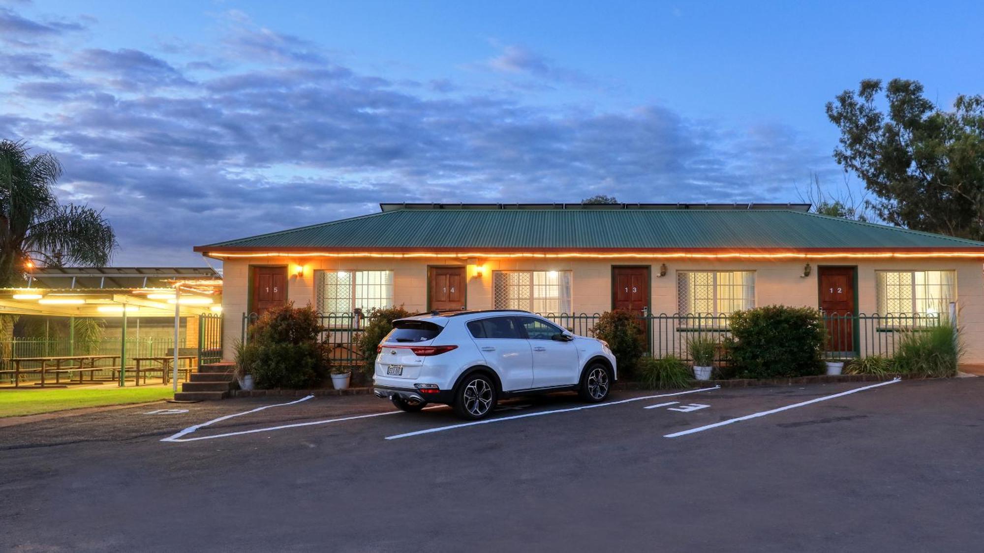 Golden Peak Motel Peakhill Peak Hill Ngoại thất bức ảnh