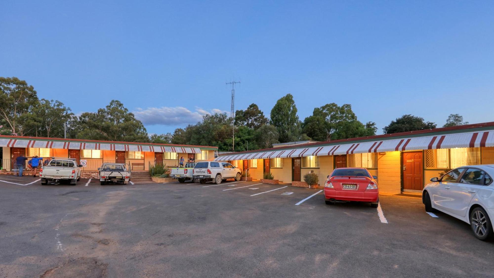 Golden Peak Motel Peakhill Peak Hill Ngoại thất bức ảnh